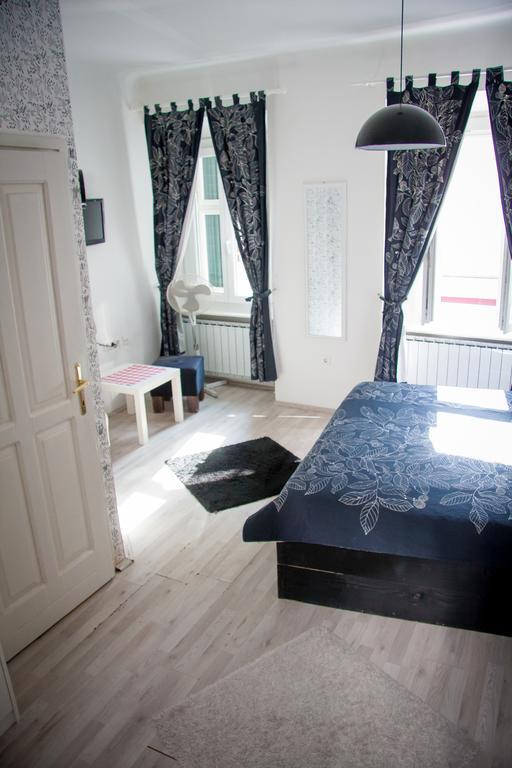 Bascarsija Apartments & Rooms Maribor Phòng bức ảnh